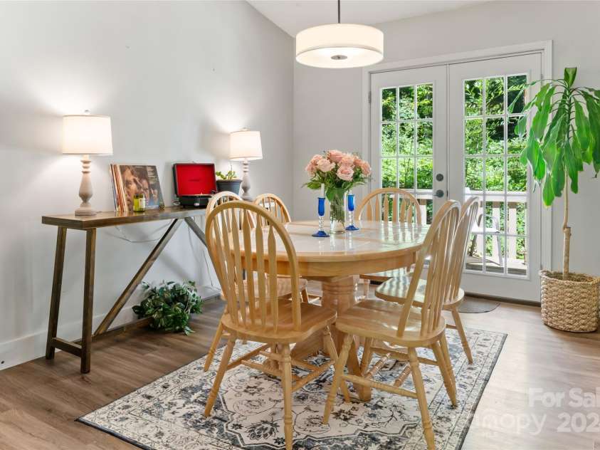 10 Muirfield Drive, Arden, NC 28704.  MLS# CAR4186604, YatesRealty ID 321. 