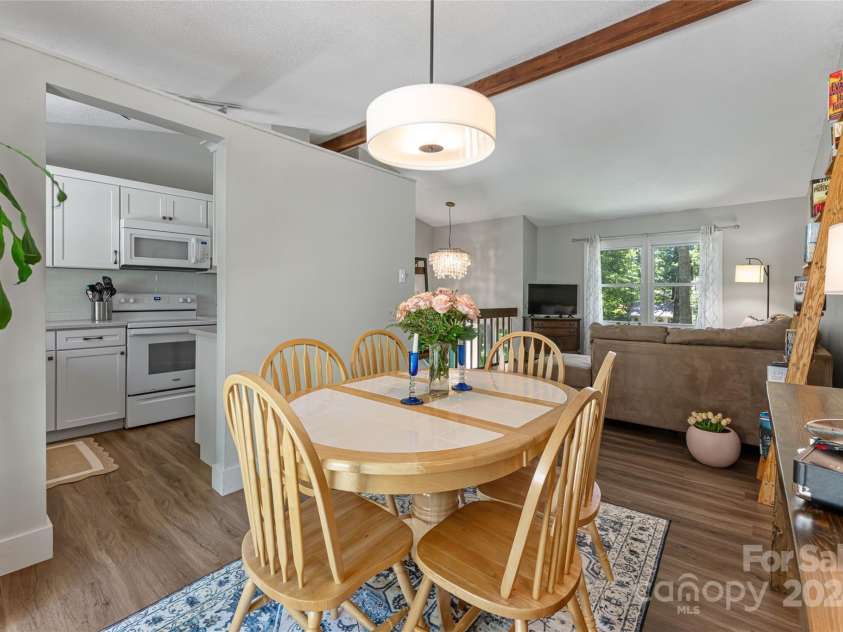 10 Muirfield Drive, Arden, NC 28704.  MLS# CAR4186604, YatesRealty ID 321. 