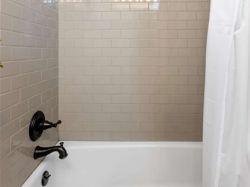 10 Muirfield Drive, Arden, NC 28704.  MLS# CAR4186604, YatesRealty ID 321. 