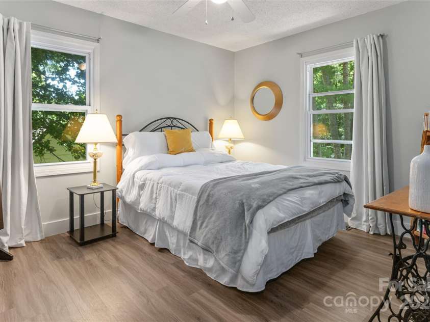 10 Muirfield Drive, Arden, NC 28704.  MLS# CAR4186604, YatesRealty ID 321. 