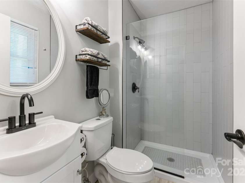 10 Muirfield Drive, Arden, NC 28704.  MLS# CAR4186604, YatesRealty ID 321. 