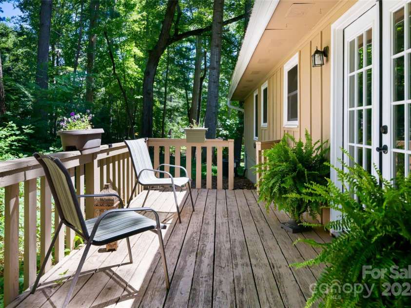 10 Muirfield Drive, Arden, NC 28704.  MLS# CAR4186604, YatesRealty ID 321. 