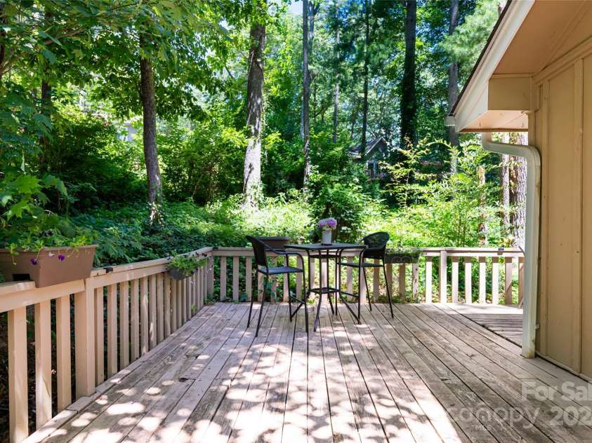 10 Muirfield Drive, Arden, NC 28704.  MLS# CAR4186604, YatesRealty ID 321. 