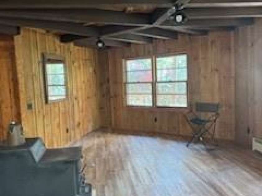 667 Pinewood Knoll Drive, Hendersonville, NC 28739.  MLS# CAR4319035, YatesRealty ID 321. 