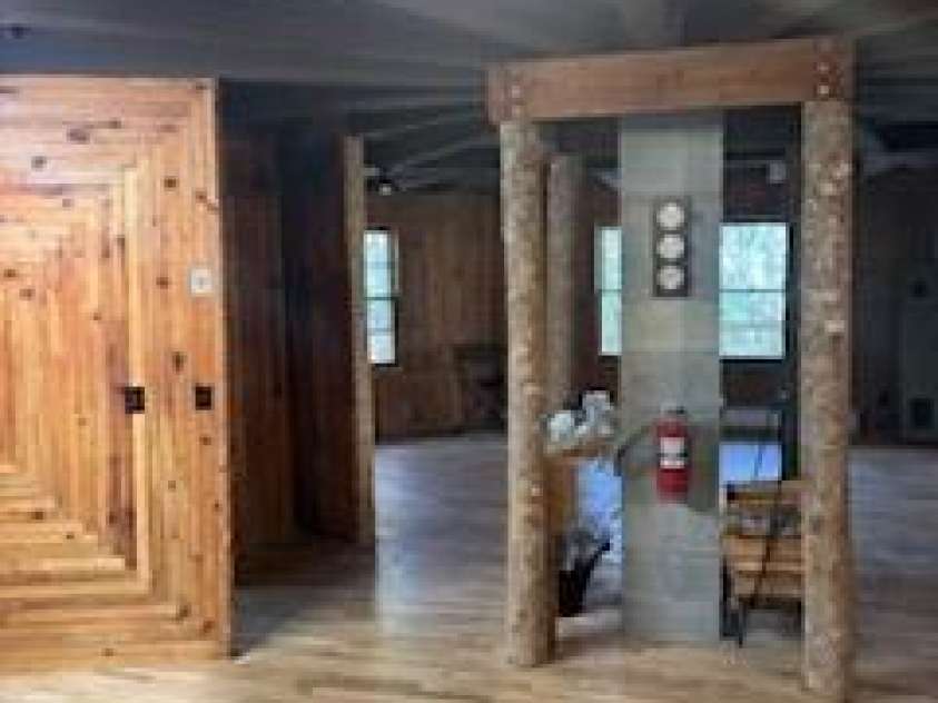 667 Pinewood Knoll Drive, Hendersonville, NC 28739.  MLS# CAR4319035, YatesRealty ID 321. 