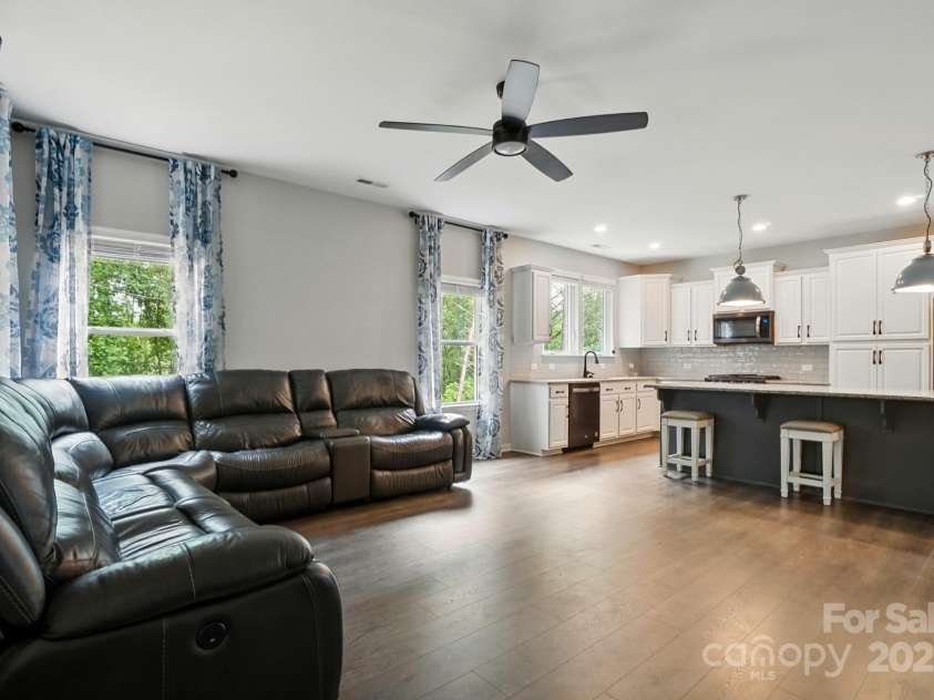 25622 Seagull Drive, Lancaster, SC 29720.  MLS# CAR4197306, YatesRealty ID 3210. Family rm