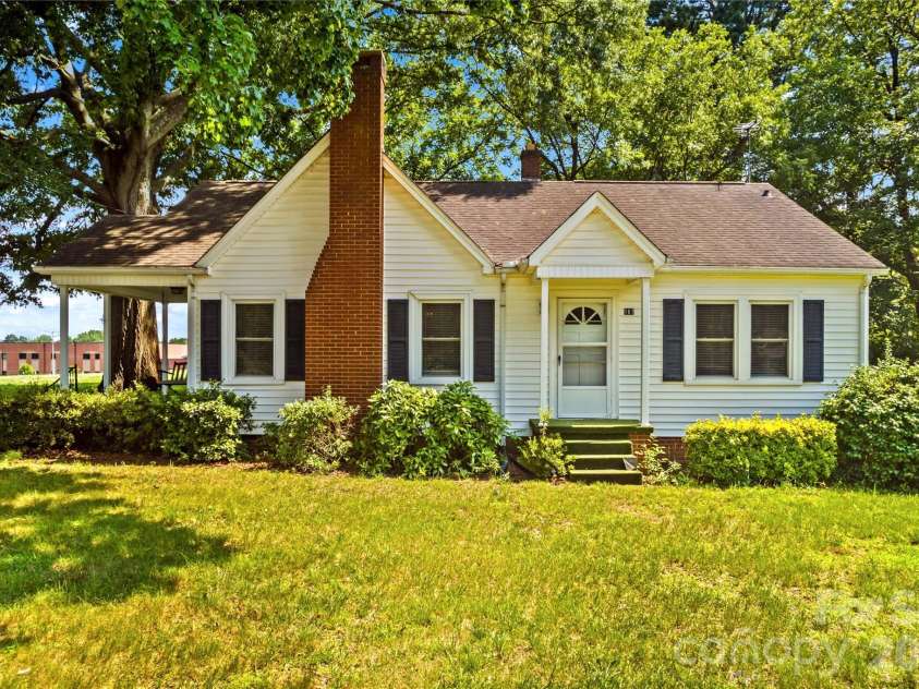 167 Rinehardt Road, Mooresville, NC 28115.  MLS# CAR4389996, YatesRealty ID 32101. 