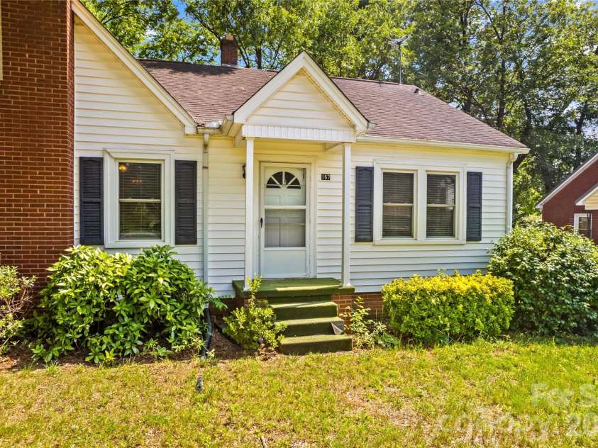 167 Rinehardt Road, Mooresville, NC 28115.  MLS# CAR4389996, YatesRealty ID 32101. 