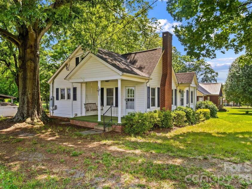 167 Rinehardt Road, Mooresville, NC 28115.  MLS# CAR4389996, YatesRealty ID 32101. 