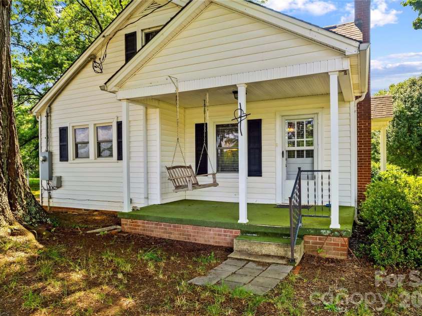 167 Rinehardt Road, Mooresville, NC 28115.  MLS# CAR4389996, YatesRealty ID 32101. 