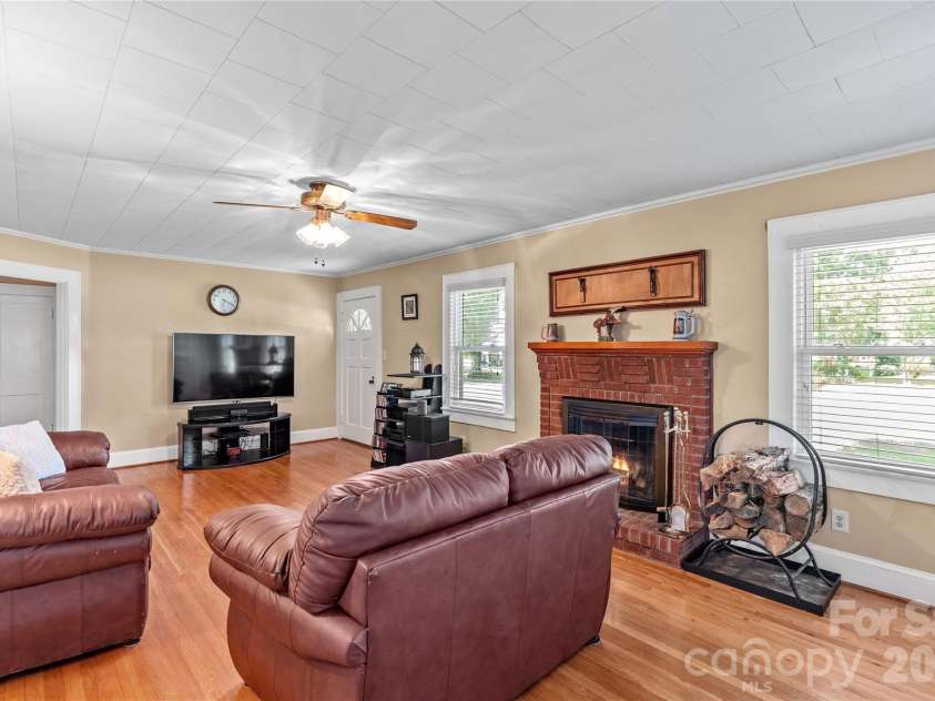 167 Rinehardt Road, Mooresville, NC 28115.  MLS# CAR4389996, YatesRealty ID 32101. 