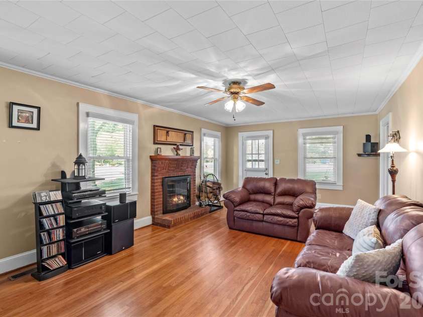 167 Rinehardt Road, Mooresville, NC 28115.  MLS# CAR4389996, YatesRealty ID 32101. 
