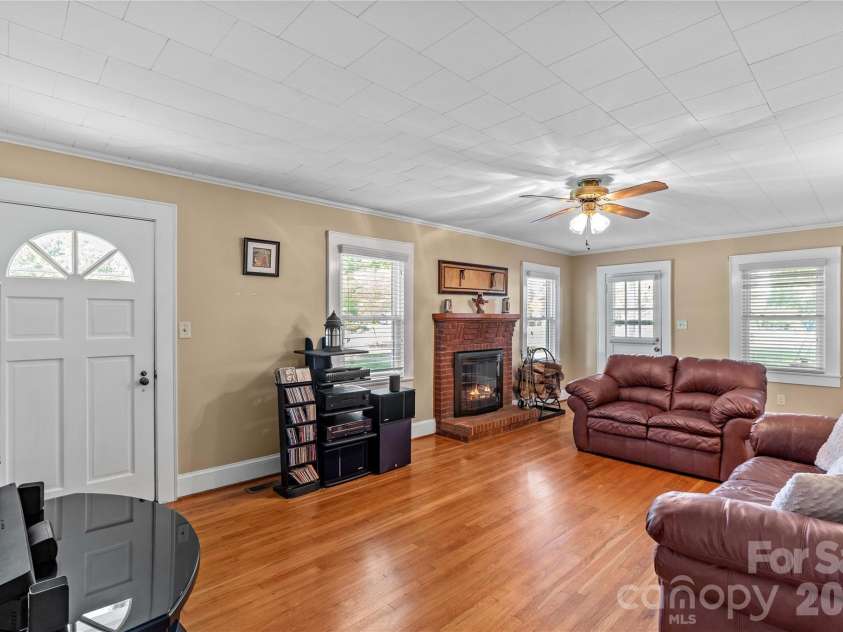 167 Rinehardt Road, Mooresville, NC 28115.  MLS# CAR4389996, YatesRealty ID 32101. 