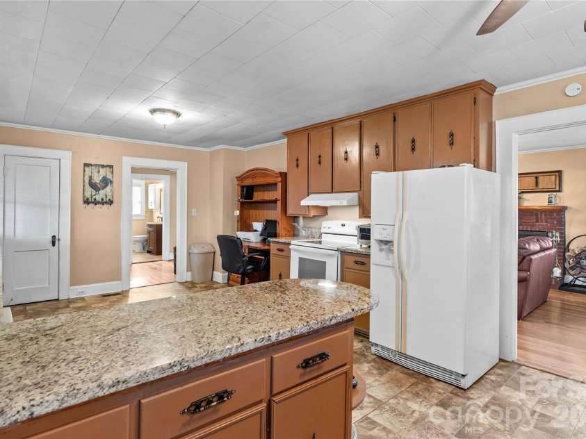 167 Rinehardt Road, Mooresville, NC 28115.  MLS# CAR4389996, YatesRealty ID 32101. 
