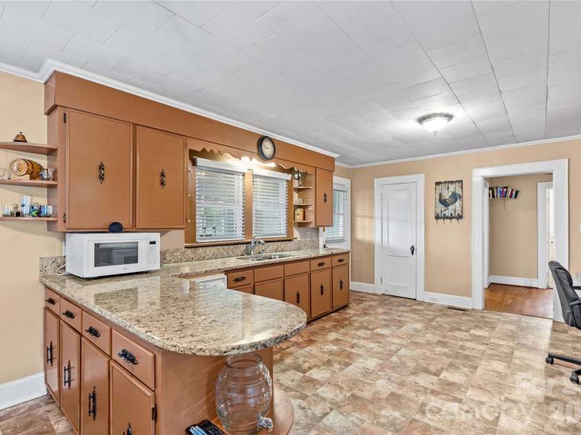 167 Rinehardt Road, Mooresville, NC 28115.  MLS# CAR4389996, YatesRealty ID 32101. 