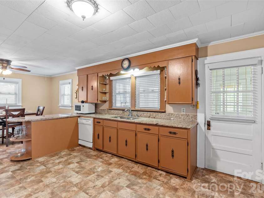 167 Rinehardt Road, Mooresville, NC 28115.  MLS# CAR4389996, YatesRealty ID 32101. 