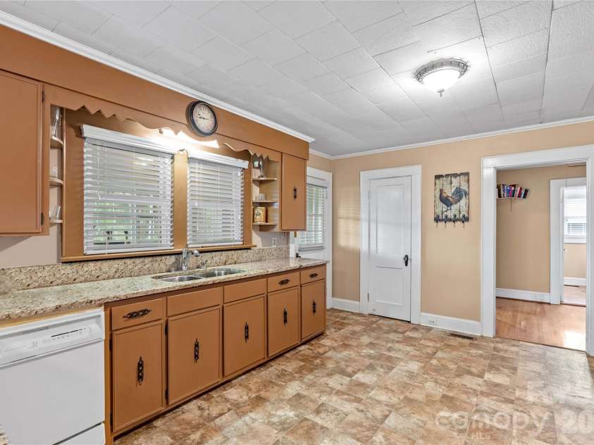 167 Rinehardt Road, Mooresville, NC 28115.  MLS# CAR4389996, YatesRealty ID 32101. 