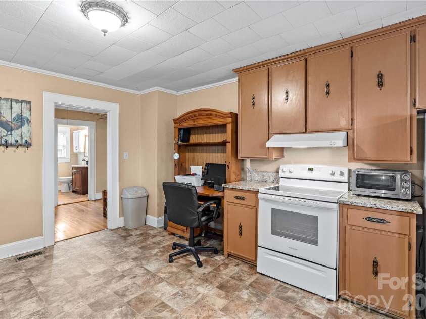 167 Rinehardt Road, Mooresville, NC 28115.  MLS# CAR4389996, YatesRealty ID 32101. 