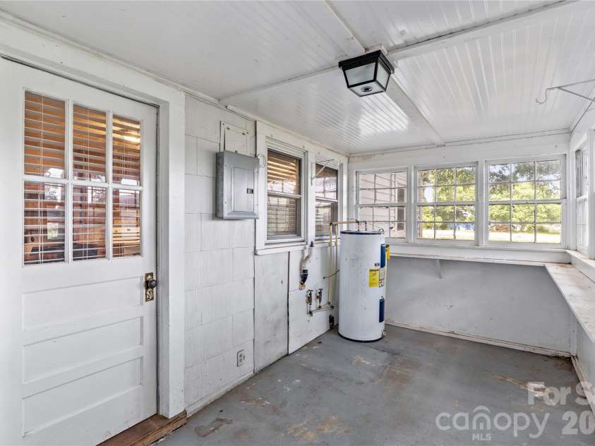 167 Rinehardt Road, Mooresville, NC 28115.  MLS# CAR4389996, YatesRealty ID 32101. 