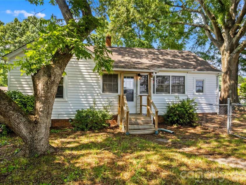 167 Rinehardt Road, Mooresville, NC 28115.  MLS# CAR4389996, YatesRealty ID 32101. 