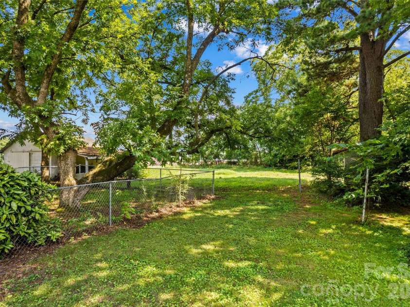 167 Rinehardt Road, Mooresville, NC 28115.  MLS# CAR4389996, YatesRealty ID 32101. 