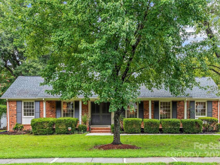 6511 Windyrush Road, Charlotte, NC 28226.  MLS# CAR4289424, YatesRealty ID 32102. 