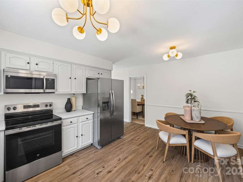 6511 Windyrush Road, Charlotte, NC 28226.  MLS# CAR4289424, YatesRealty ID 32102. 