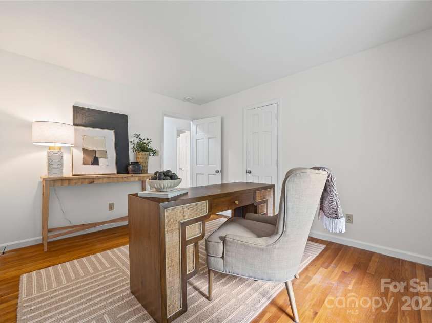 6511 Windyrush Road, Charlotte, NC 28226.  MLS# CAR4289424, YatesRealty ID 32102. 