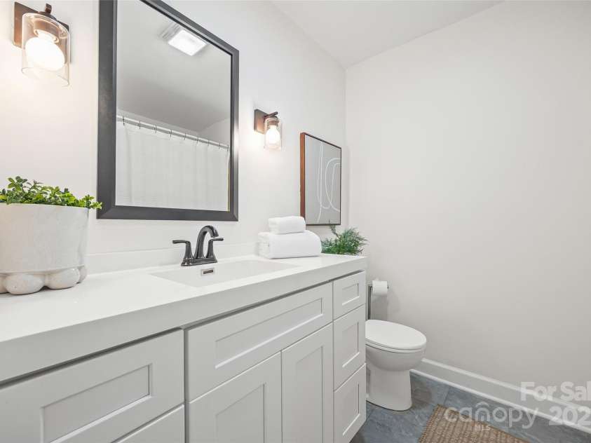 6511 Windyrush Road, Charlotte, NC 28226.  MLS# CAR4289424, YatesRealty ID 32102. 