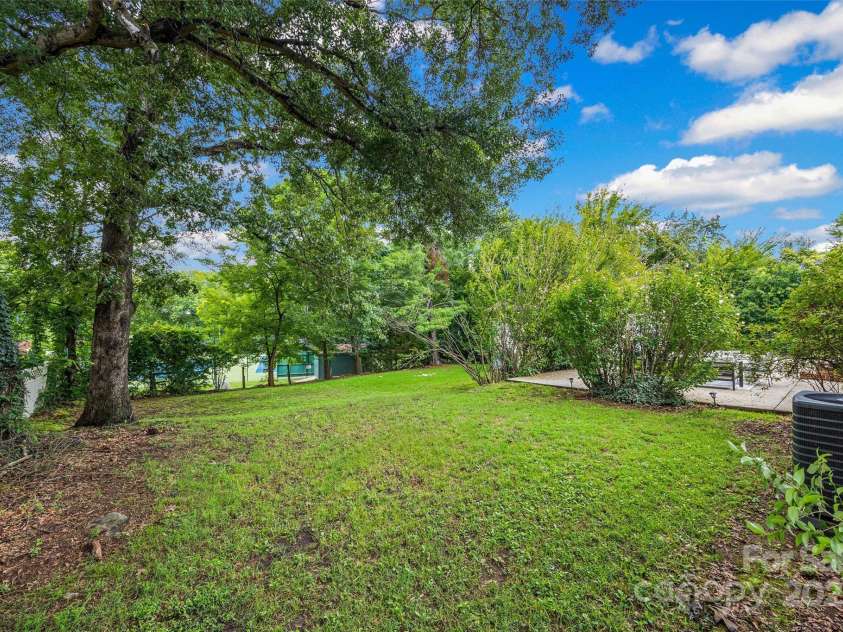 6511 Windyrush Road, Charlotte, NC 28226.  MLS# CAR4289424, YatesRealty ID 32102. 