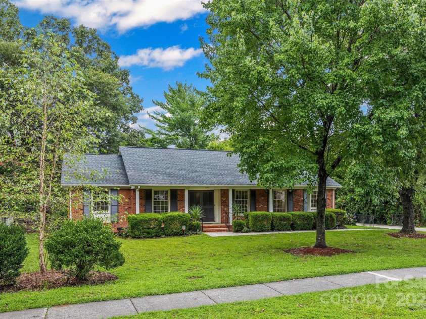 6511 Windyrush Road, Charlotte, NC 28226.  MLS# CAR4289424, YatesRealty ID 32102. 