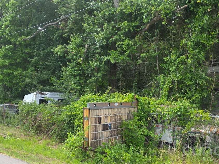 116 2nd Avenue, Belmont, NC 28012.  MLS# CAR4394758, YatesRealty ID 32104. 