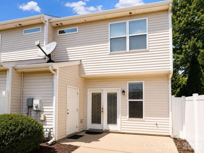 9436 Rosewood Meadow Lane, Huntersville, NC 28078.  MLS# CAR4395846, YatesRealty ID 32105. 