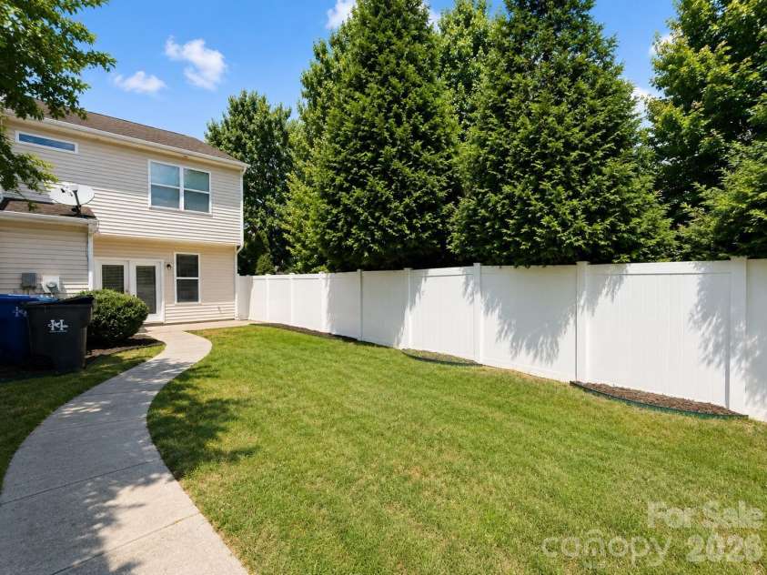 9436 Rosewood Meadow Lane, Huntersville, NC 28078.  MLS# CAR4395846, YatesRealty ID 32105. 