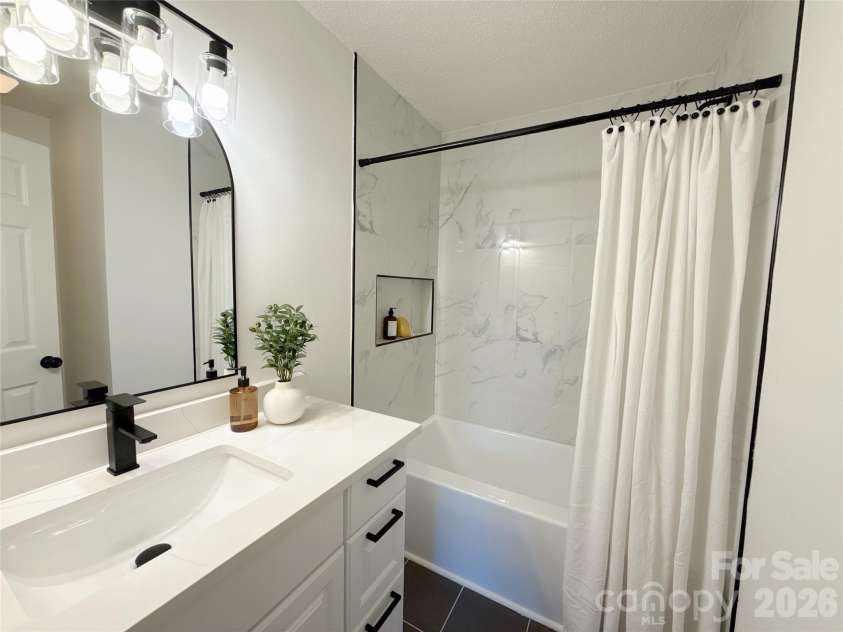 364 Masters Drive, Rock Hill, SC 29732.  MLS# CAR4395193, YatesRealty ID 32106. Primary Bathroom