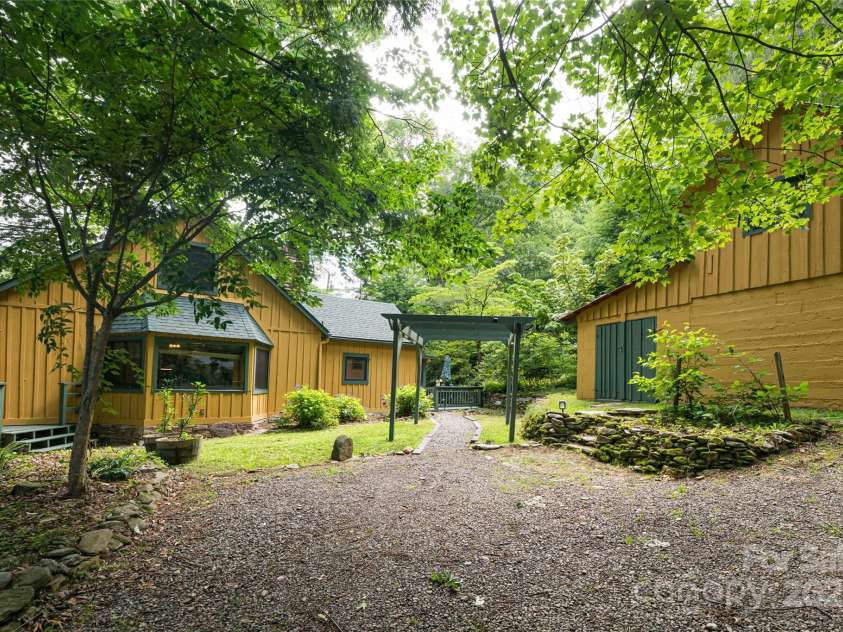 65 Woodfern Drive, Maggie Valley, NC 28751.  MLS# CAR4271866, YatesRealty ID 32107. 