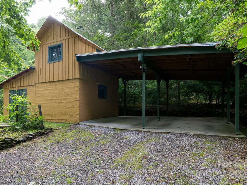65 Woodfern Drive, Maggie Valley, NC 28751.  MLS# CAR4271866, YatesRealty ID 32107. 