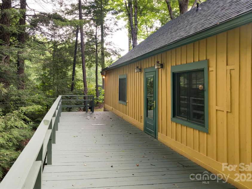 65 Woodfern Drive, Maggie Valley, NC 28751.  MLS# CAR4271866, YatesRealty ID 32107. 