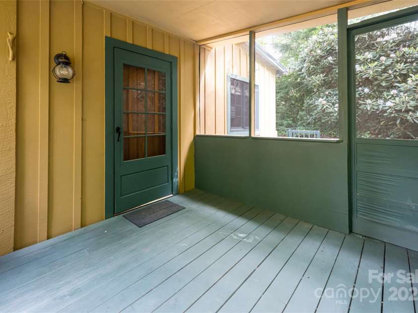 65 Woodfern Drive, Maggie Valley, NC 28751.  MLS# CAR4271866, YatesRealty ID 32107. 