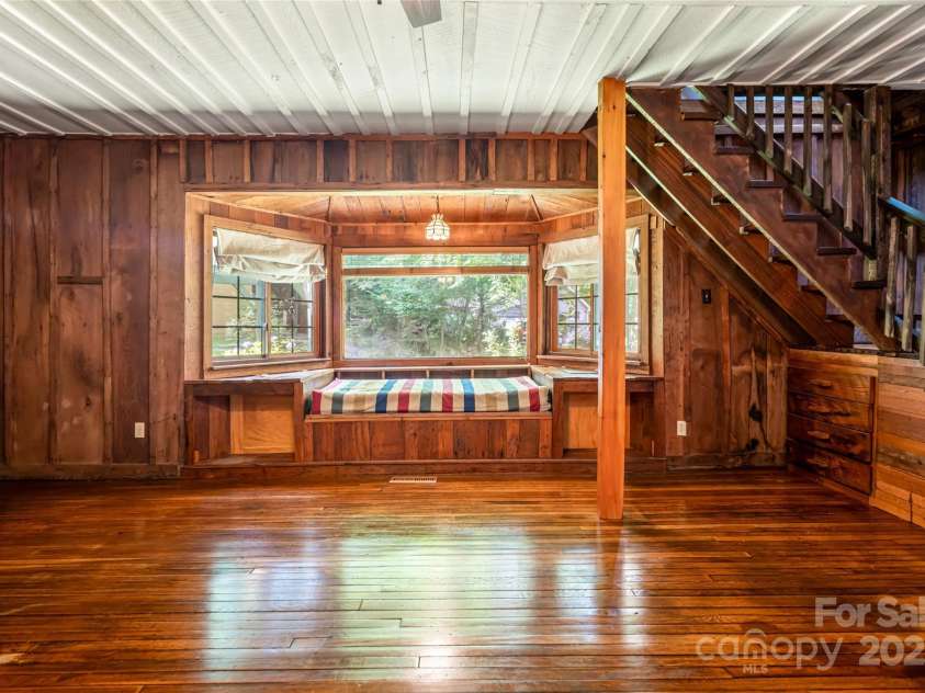 65 Woodfern Drive, Maggie Valley, NC 28751.  MLS# CAR4271866, YatesRealty ID 32107. 