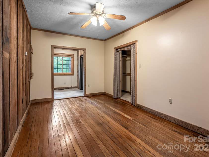 65 Woodfern Drive, Maggie Valley, NC 28751.  MLS# CAR4271866, YatesRealty ID 32107. 