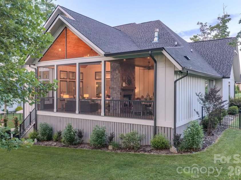 73 Angelina Lane, Mills River, NC 28759.  MLS# CAR4394828, YatesRealty ID 32107. 