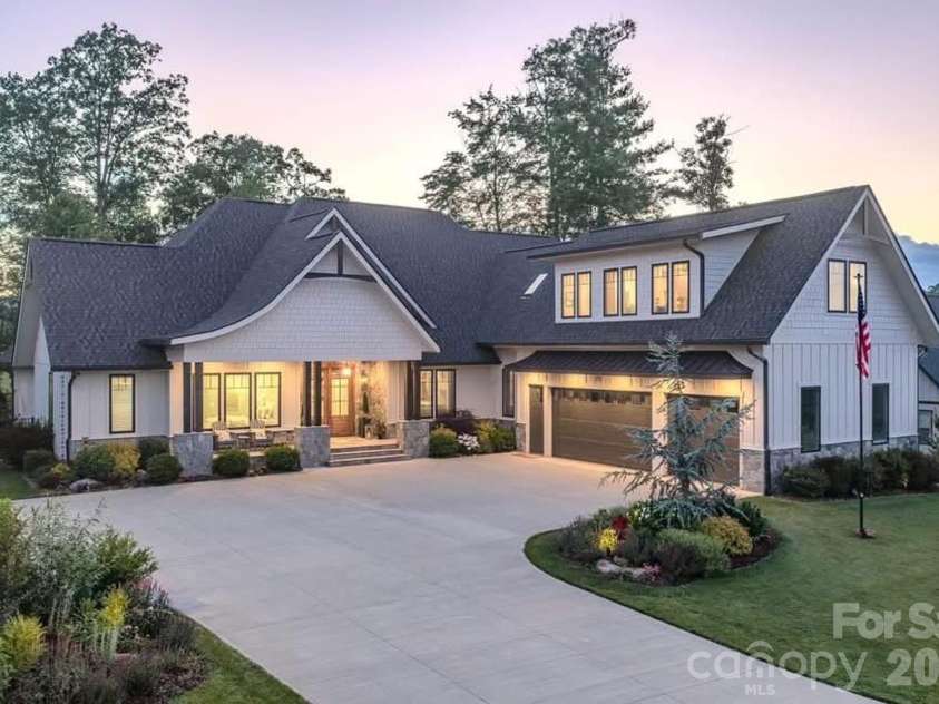 73 Angelina Lane, Mills River, NC 28759.  MLS# CAR4394828, YatesRealty ID 32107. 