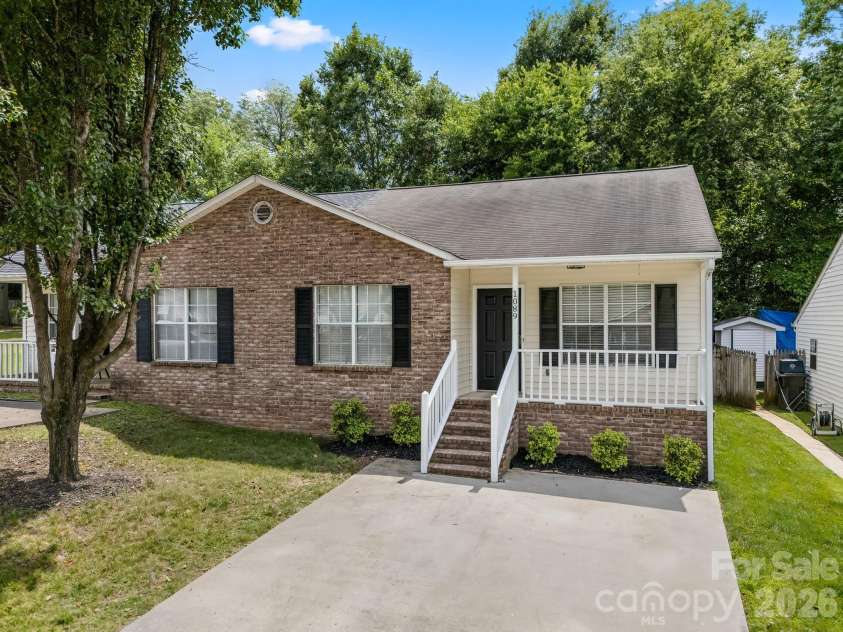 1089 Cherry Meadow Lane, Rock Hill, SC 29732.  MLS# CAR4392176, YatesRealty ID 32109. 