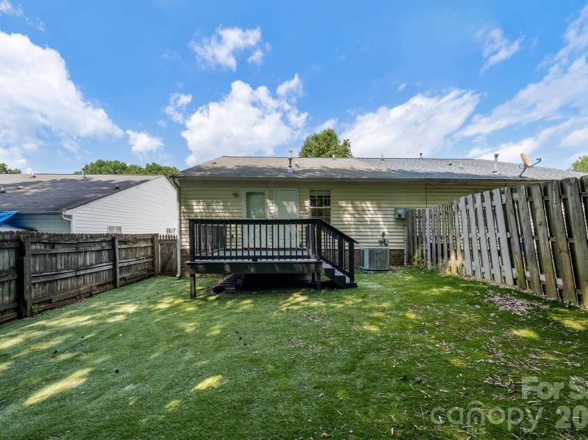 1089 Cherry Meadow Lane, Rock Hill, SC 29732.  MLS# CAR4392176, YatesRealty ID 32109. 