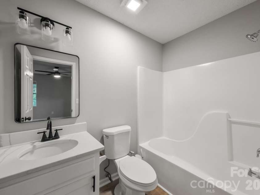 1089 Cherry Meadow Lane, Rock Hill, SC 29732.  MLS# CAR4392176, YatesRealty ID 32109. Primary Bathroom