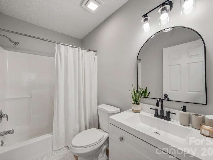 1089 Cherry Meadow Lane, Rock Hill, SC 29732.  MLS# CAR4392176, YatesRealty ID 32109. Virtually Staged