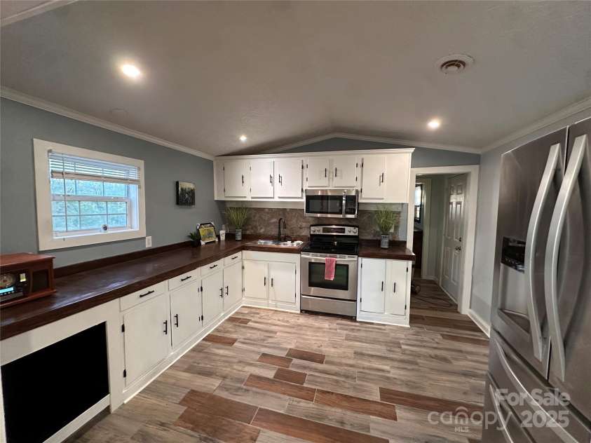 113 Highlander Street, Morganton, NC 28655.  MLS# CAR4220789, YatesRealty ID 3211. 