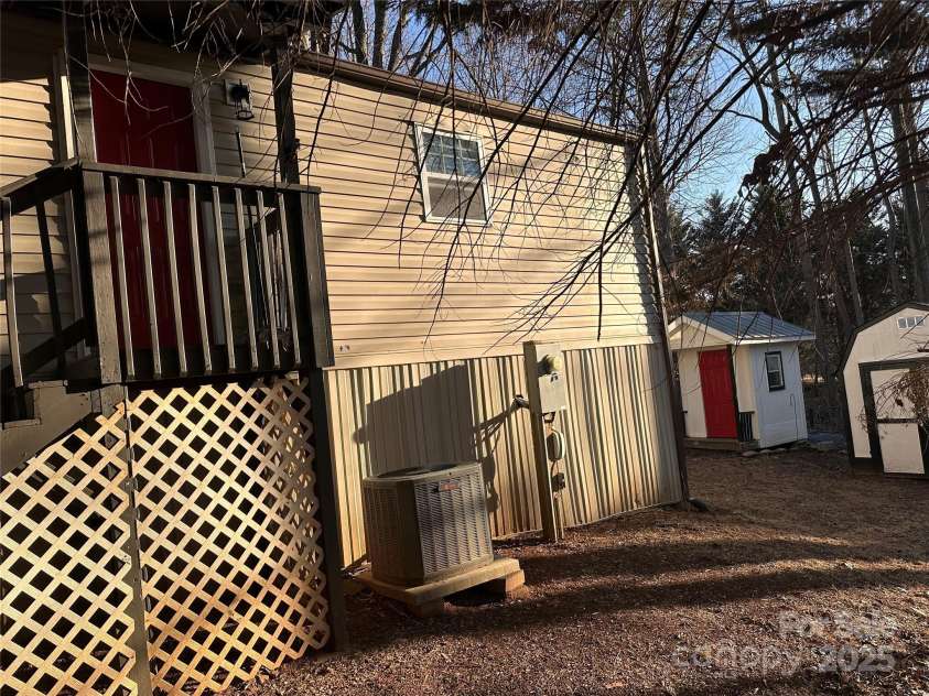 113 Highlander Street, Morganton, NC 28655.  MLS# CAR4220789, YatesRealty ID 3211. 