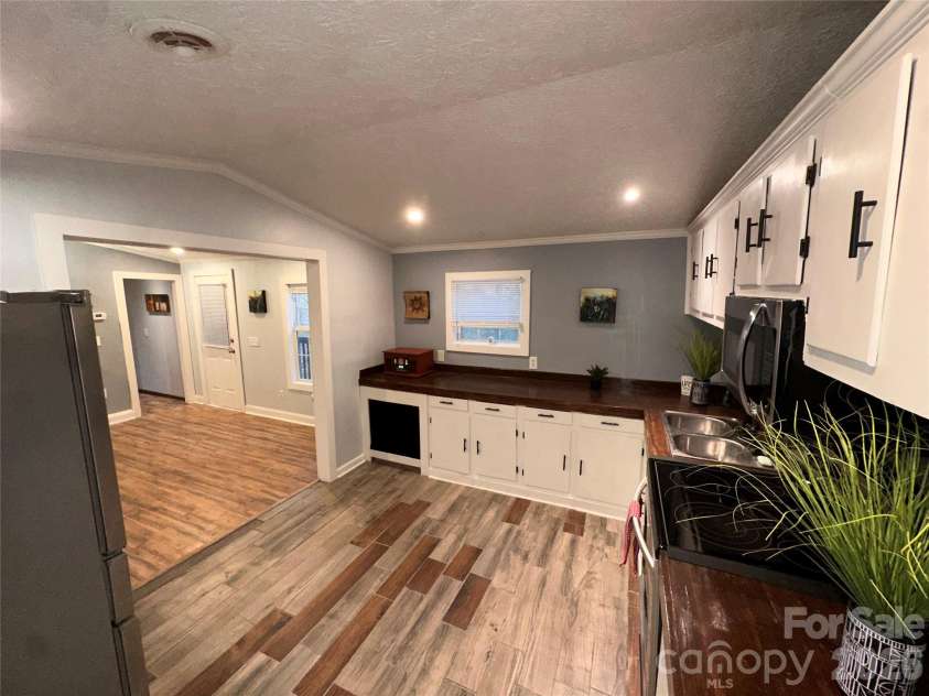 113 Highlander Street, Morganton, NC 28655.  MLS# CAR4220789, YatesRealty ID 3211. 
